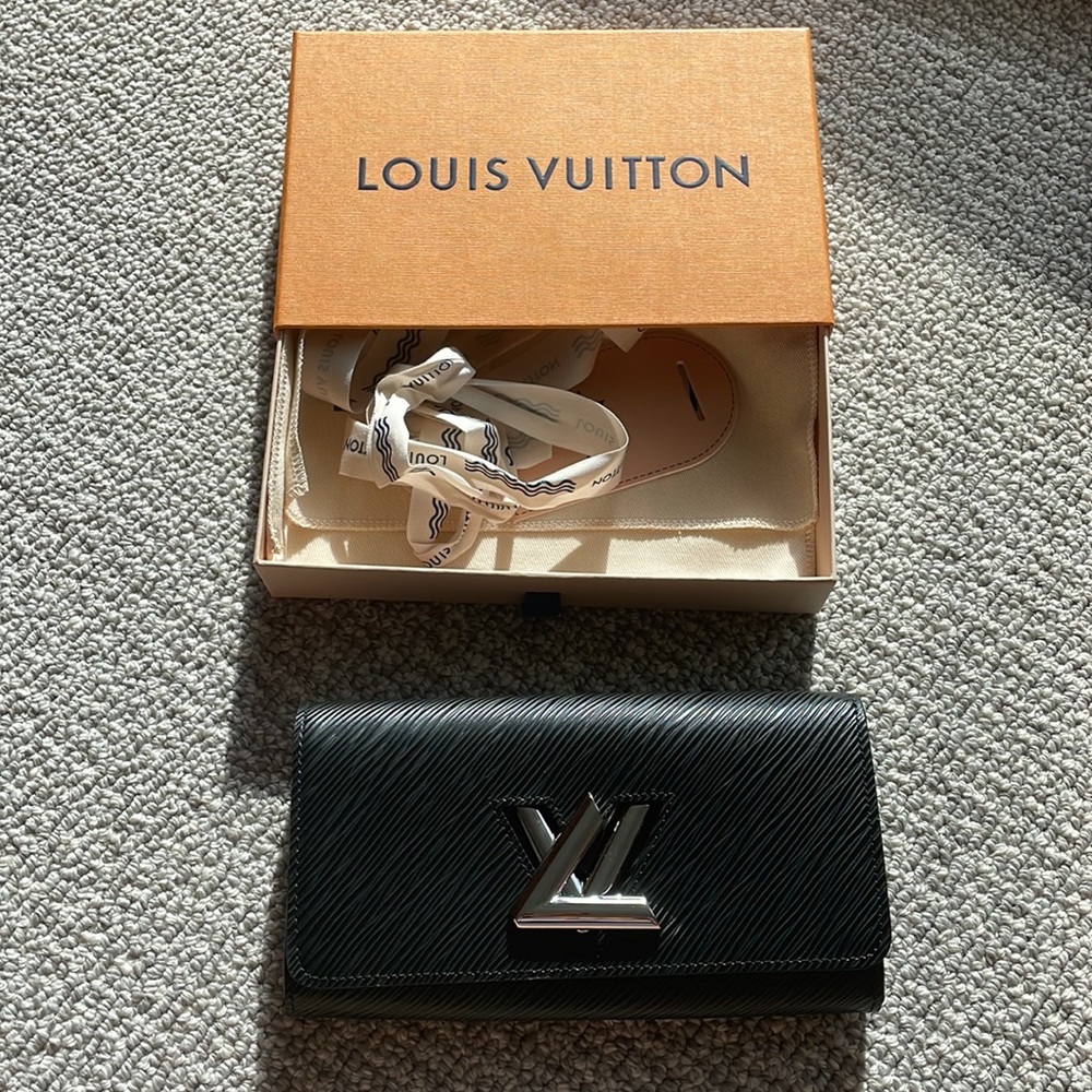 Louis Vuitton Twist Wallet M68309